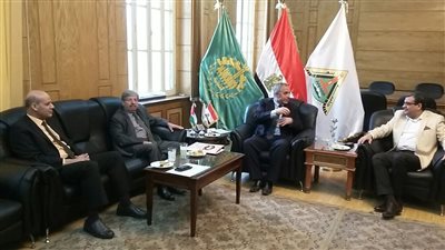 جامعة بنها تبحث سبل التعاون العلمي والأكاديمي مع مؤسسة الخبير