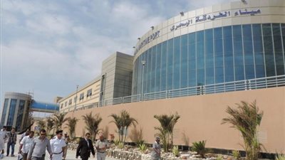 82 راكبًا يغادرون ميناء الغردقة