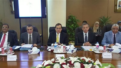 وزير البترول يستعرض نتائج أعمال 