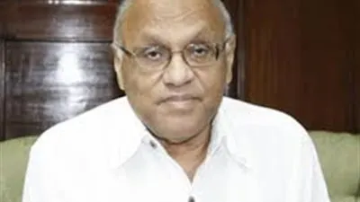 يوسف القعيد: لا يوجد نائب خدمات في العالم إلا بمصر