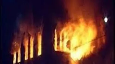 حريق هائل يلتهم منزلين ومحال تجارية بالقسيارية التجارية بأسيوط