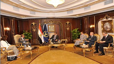 وزير الداخلية يستقبل وزير شئون المغتربين بالجمهورية اليمنية 