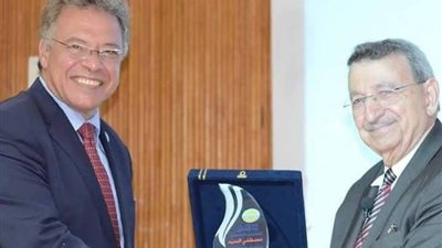 نقابة المهن العلمية بالإسكندرية تكرم العالم 