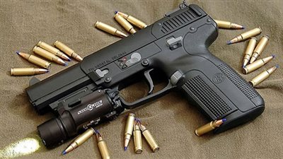 ضبط طبنجة وطلقات نارية بحوزة مزارع في الفرافرة