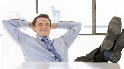 حيل ذكية تجنبك الخصم من مديرك رغم تقصيرك في العمل