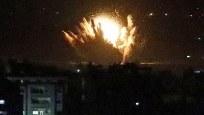 عاجل.. حوثيون يطلقون صاروخا يهز مدينة مأرب اليمنية