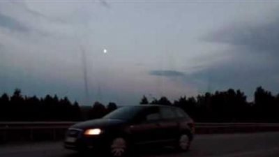 أسراب البعوض تغزو مدينة روسية على شكل زوابع