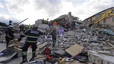 الرئيس الألماني وميركل يعزيان بضحايا زلزال إيطاليا