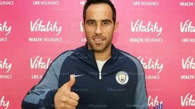 4 مواسم مدة تعاقد مانشستر سيتي مع حارس برشلونة