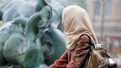 وكالة روسية: فجوة في التسامح بين فرنسا اسكتلندا إزاء المسلمين