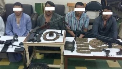 ضبط 34 قطعة سلاح نارى بحوزة مسجلين خطر بأسيوط