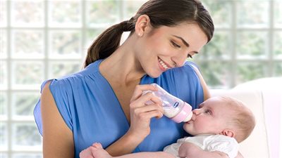  نصائح هامة لفطام الطفل عن زجاجات الإرضاع خلال عامه الثاني