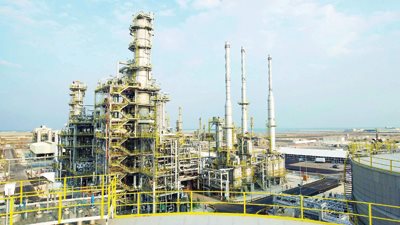 النفط يهبط بتقلص توقعات تثبيت الإنتاج