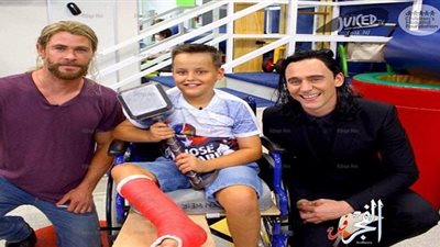 هيمسورث وتوم هدلستون يزوران مستشفى للأطفال خلال تصوير فيلم Thor