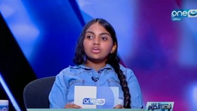 لأول مرة.. طفلة مصابة بالسرطان تقدم 