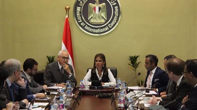 سحر نصر: تفعيل الرقابة والمتابعة لجميع المشروعات التي يتم تنفيذها على مستوى الدولة