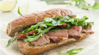 طريقة عمل روست بيف مع الطماطم المشوية للرجيم 