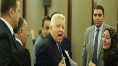 خناقة بين مرتضى منصور وعطا سليم في مجلس النواب بسبب 