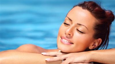 7 نصائح للحفاظ على نضارة وصحة بشرتك خلال الصيف