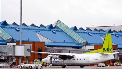 إخلاء مطار بـ