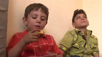 بالفيديو.. رد فعل طفل سوري يتذوق الحلوى لأول مرة في حياته