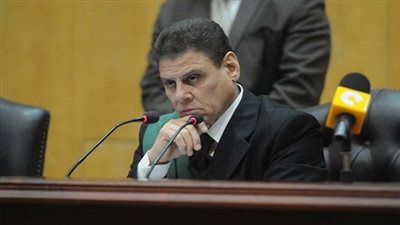 طرد محامٍ بسبب رابطة العنق في محاكمة المتهمين بقتل الصحفية ميادة اشرف 