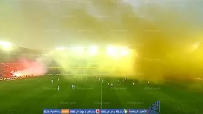 شاهد تأخر قمة الدوري الدانماركي بسبب شماريخ الألتراس