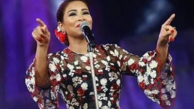 شيرين عبدالوهاب: أحسست بأنني طفلة.. وارتديت أكبر حذاء في حياتي على مسرح بعلبك (فيديو وصور)