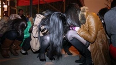 مصرع شخص حاول الهرب لحظة مداهمة وكر للدعارة بمدينة نصر