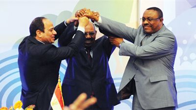 الخارجية السودانية: السيسي والبشير يبحثان إمكانية عقد اجتماع ثلاثي بشأن سد النهضة