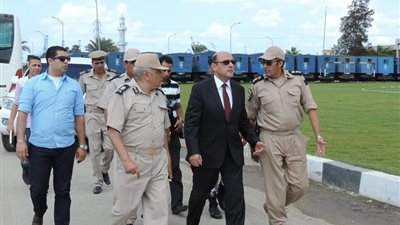 مدير الأمن يتفقد المواقع الشرطية بدمياط (صور)