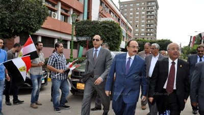 محافظ القليوبية يُشارك في احتفالات العيد القومي.. ويفتتح محطة ترشيح المياه (صور)