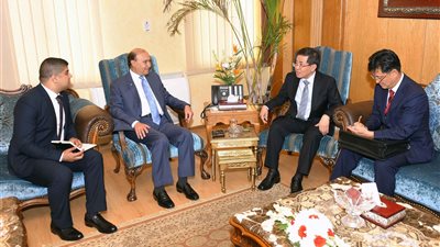  الفريق مميش يستقبل سفير كوريا الجنوبية لبحث سبل التعاون المشترك