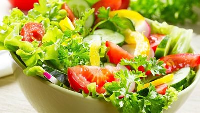 نصائح لإعداد السلطة بطريقة صحية