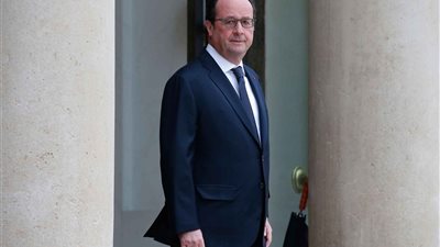 أولاند يطالب حكومته بـ