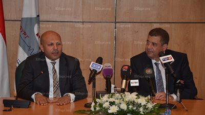 المصرية للاتصالات: لسنا محتكرين.. و