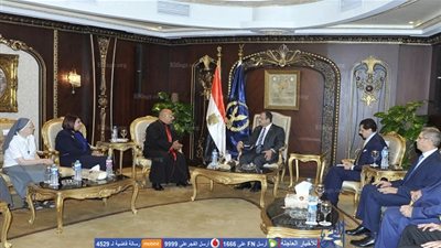 وزير الداخلية يستقبل راعي كنيسة سانت فاتيما
