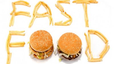 خبراء تغذية: الوجبات السريعة تسبب اضطرابات نفسية