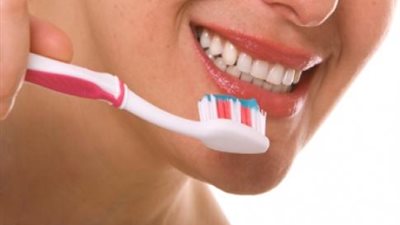 10 معتقدات خاطئة تدمر صحة الأسنان.. تجنبيها