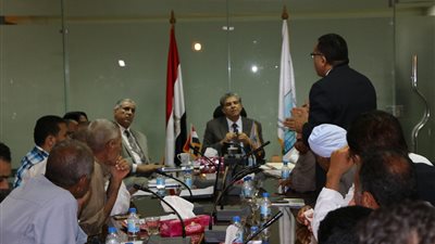 وزير البيئة يلتقى أصحاب مكامير الفحم لبحث توفيق أوضاعها