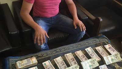 الأموال العامة تضبط صاحب مصنع يتاجر فى العملة بالدقهلية