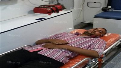 موظف بمستشفى إهناسيا يُضرب عن الطعام ويتهم الإدارة بـ