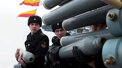 أزمة بين 4 دول كبرى في سوريا.. موسكو قلقة وإيران تحذر