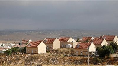 قرار بهدم بؤرة استيطانية قرب عصيون يثير انتقادات اليمين