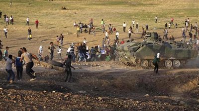 الشرطة التركية تفرق محتجين قرب الحدود مع سوريا