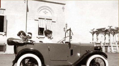 الملك فاروق وأول سيارة يقودها