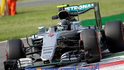 روزبرج يتفوق على هاميلتون في التجربة الأولى لسباق إيطاليا