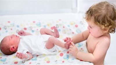 فى 10 خطوات.. علمى أطفالك كيف يتقاسموا غرفة واحدة