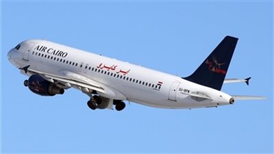  السيطرة على راكب حاول اقتحام كابينة قيادة طائرة قادمة من الرياض