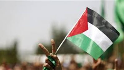 أب وبناته الأربع يخوضون الانتخابات المحلية في فلسطين